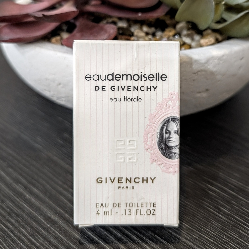 Eaudemoiselle Givenchy Perfume. Sample Size 4 ml